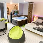 Domaine De La Besnerie Avec Privatif A 10 Min Du Mont St Michel * Tanis