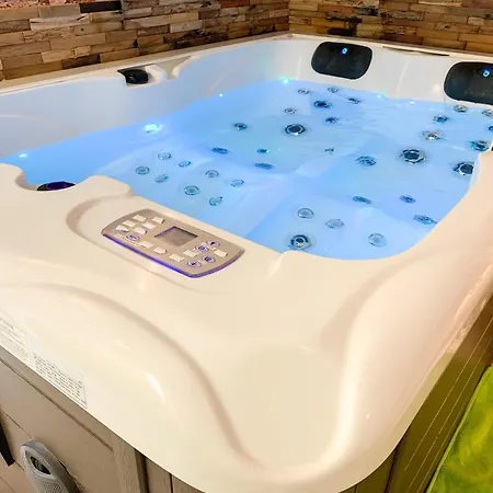 Prázdninový dům Domaine De La Besnerie Avec Privatif A 10 Min Du Mont St Michel *