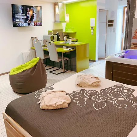 Domaine De La Besnerie Avec Privatif A 10 Min Du Mont St Michel Feriehus Tanis