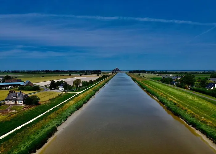 Domaine De La Besnerie Avec Privatif A 10 Min Du Mont St Michel 度假居 Tanis