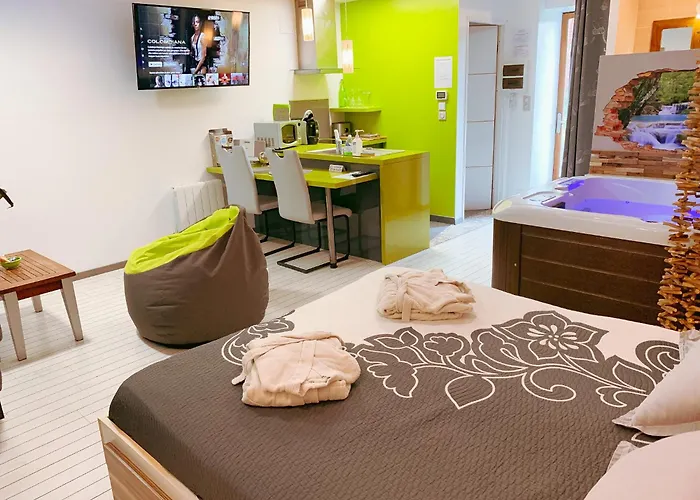 Domaine De La Besnerie Avec Privatif A 10 Min Du Mont St Michel 度假居 Tanis